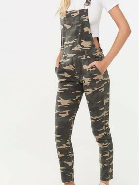 Plus Size 2X Forever 21 Camo Print Women's Jeans Overalls in Green and Tan